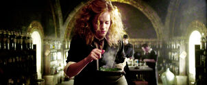 Emma-watson-half-blood-prince-harry-potter-hermione-hermione-granger-potion-Favim com-45655