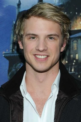 Freddie Stroma Grand Opening Harry Potter cW2iVISgj 4l