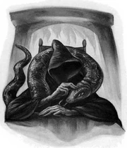 Voldemort w trakcie spotkania, na tle kominka.