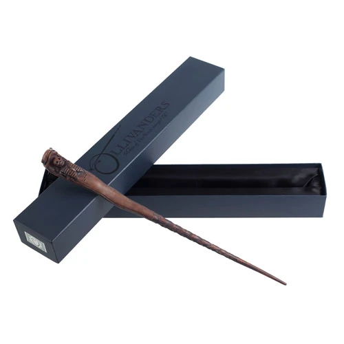 Палочка magic wand слизерин. Палочка чеппера 2. Волшебная палочка из дуба. Волшебная палочка джеймса поттера. Волшебная палочка из красного дерева.