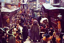 Bustle of diagon alley