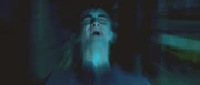 Snape fazendo Legilimência em Harry.