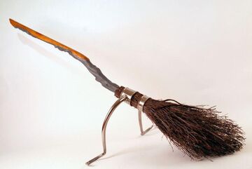 Nimbus 200 harry potter discount