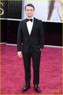 Daniel-radcliffe-2013-oscars-03