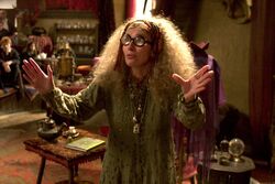 Sybill Trelawney teaching Divination class POAF