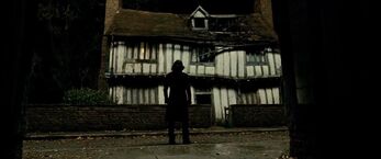 Severs Snape-Godric's Hollow