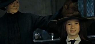 Lily viene Smistata.