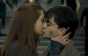 Harry and Ginny kissing