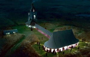 Свадебный шатёр вечером