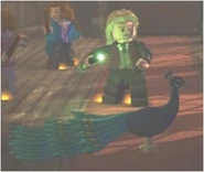 Lucius Malfoy mit seinem Pfau in LEGO Harry Potter: Jahre 5 - 7