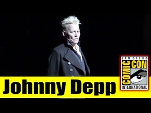 JOHNNY DEPP Surprises Fans at FANTASTIC BEASTS- THE CRIMES OF GRINDELWALD Panel - 2018 Comic Con