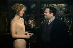 Queenie bebendo com Jacob