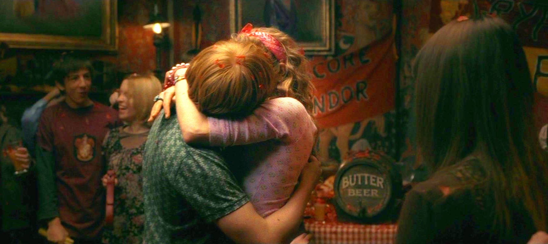 lavender brown and ron weasley kissing