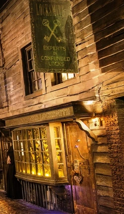 Лютный переулок-Слесарная мастерская-Фото Mark Walter