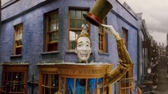 Exterior of Weasleys Wizards Wheezes shop