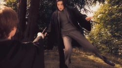 Джеймс поднял Снегга заклинанием Импедимента