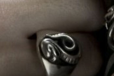 Hogwarts class ring top