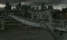 Potter-moments-millennium-bridge-590x350