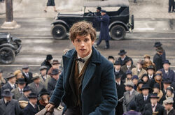 Fantastic beasts newt running new york