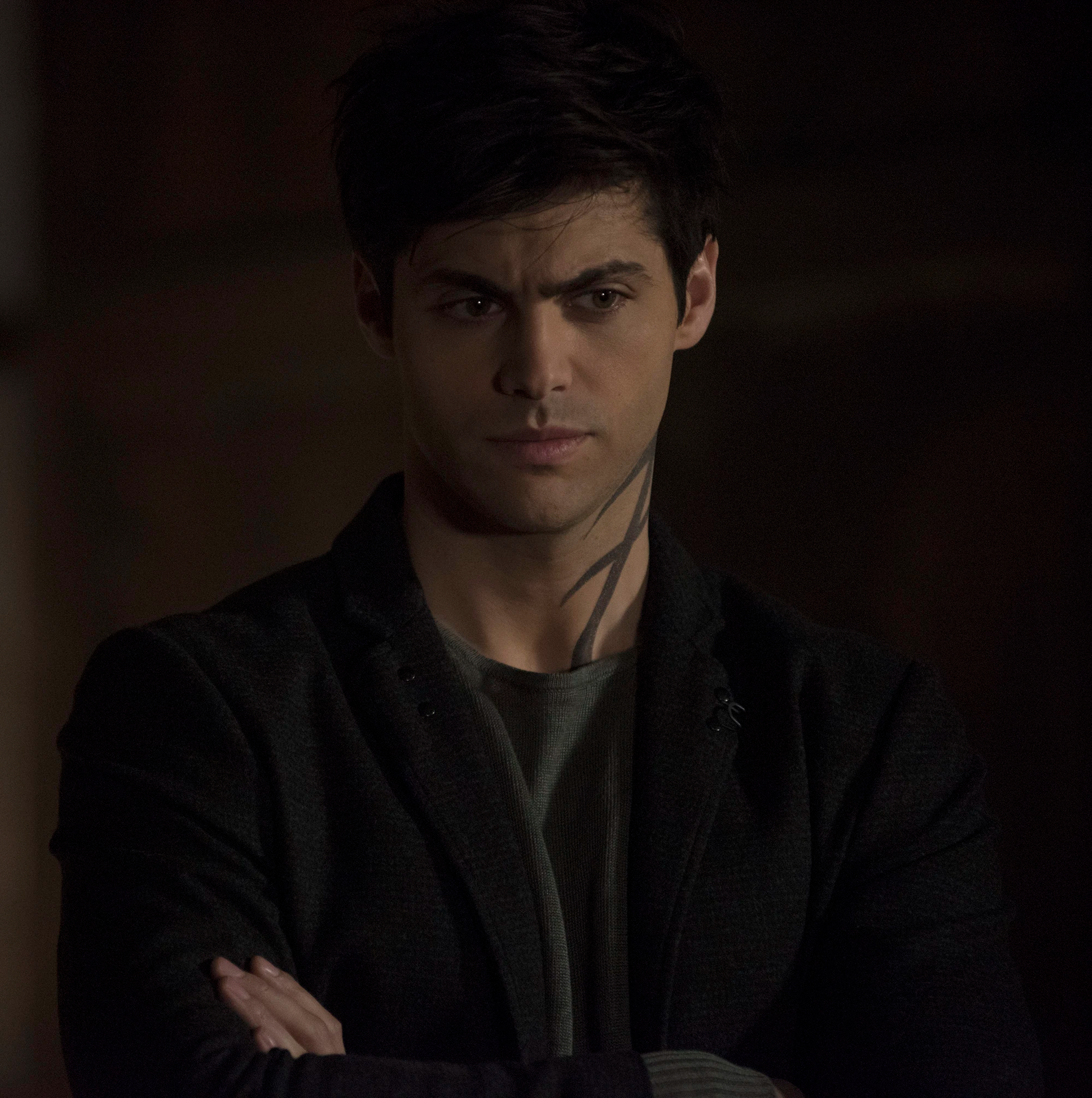 The Fandom's Image of The Day: Shadowhunters-Alec Lightwood