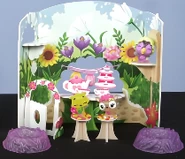 Scene-figs garden.png (58 KB) Set up with figures