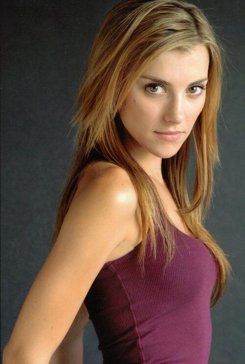 Emma Lahana.jpg