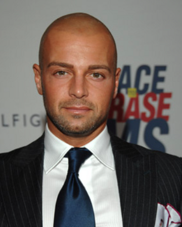 Joey Lawrence Hawaii Five O Wiki Fandom Touchstone pictures/abc via getty images the eldest lawrence brother made a splash on blossom, opposite mayim bialik, debuted his first solo album as a teen and made it. joey lawrence hawaii five o wiki fandom