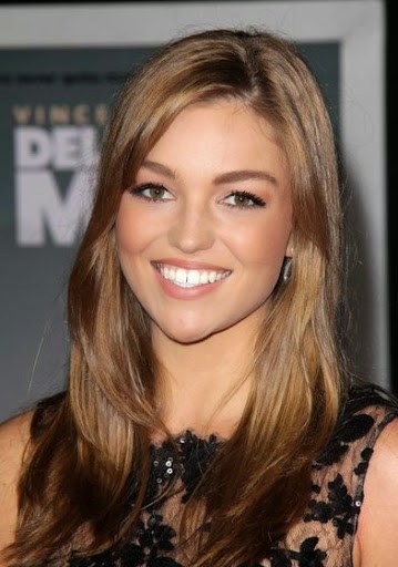 Lili Marie Simmons (July 23, 1993) is an American actress who portrays Meli...