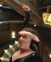 Farscape 1x3 008