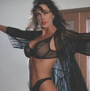 Erica Barnes.jpg (76 KB)