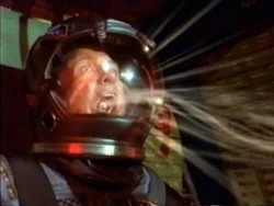 Babylon 5 2x17 001