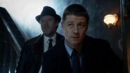 Gotham 1x01 005