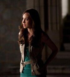 Vampire Diaries 2x03 001