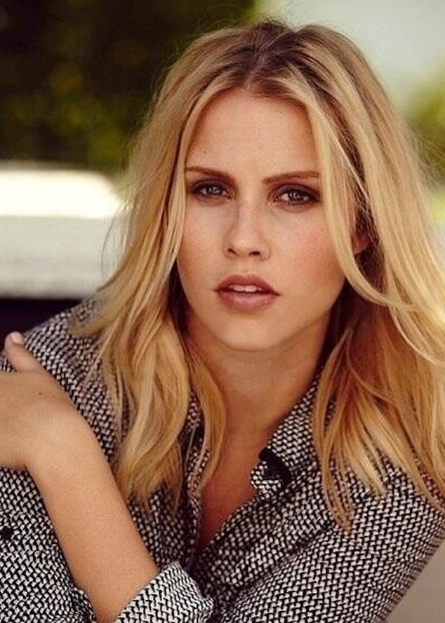 Claire Holt Headhunter S Horror House Wiki Fandom