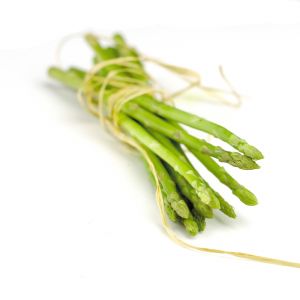 1152198 asparagus isolated on white background