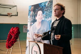 S01E01 Pilot Still 16