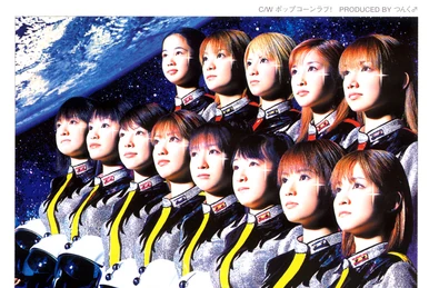 アイドル moon Momoiro Clover Z Sings 'Moonlight Densetsu' for Sailor Moon Stage