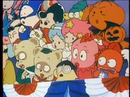 Crowd Shot.jpg (90 KB) Crowd shot from Sam to Chip no wa Hachamecha Dai Race where Sumire is in the lower right besides Kingyochan. Various other Sanrio characters can be seen.