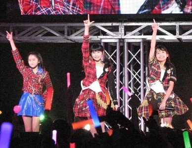 Taguchi Natsumi, Kaga Kaede, Nomura Minami