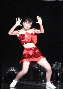 Asakura Kiki demonstrating Pantomime