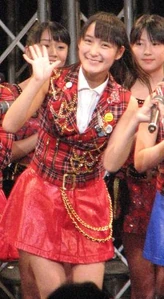 Inoue Hikaru (back; Murota Mizuki, Haga Akane)