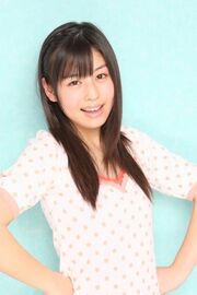 Komine Momoka, April 2009