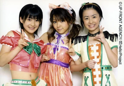 Tsugunaga Momoko, Tanaka Reina, and Shimizu Saki