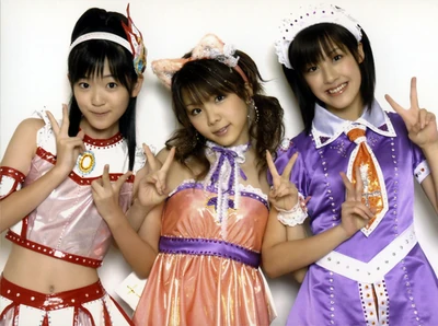 Suzuki Airi, Tanaka Reina, and Natsuyaki Miyabi