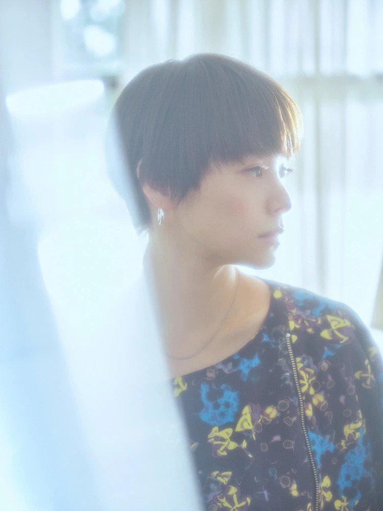 松浦亜弥／alo-hello-alo-hello・2。2003年、2004年初版 アロハロ！2 松浦亜弥写真集 | 西條 彰仁 |本 | 通販 | Amazon