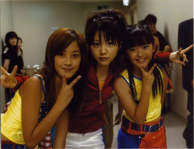 Natsuyaki Miyabi, Tanaka Reina, and Suzuki Airi