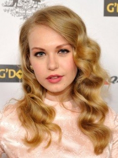 Penelope Mitchell - Wikipedia