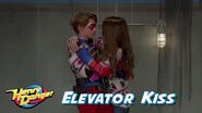 Elevator Kiss2