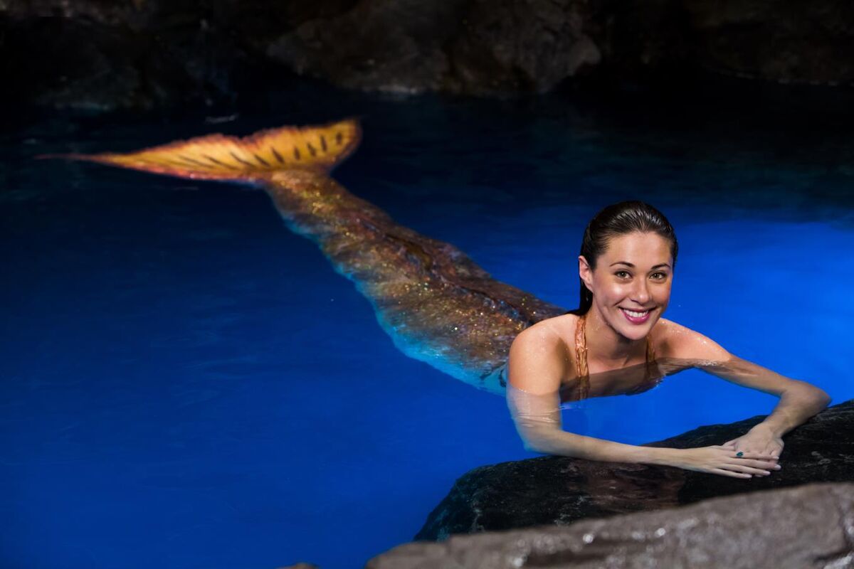 Mako Mermaids on X: ✨Zac and Evie🤗 #MakoMermaids / X