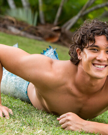 Zac Blakely Heroes And Villains Wiki Fandom Il est surtout connu pour avoir interprété le rôle de zac blakely dans la série dérivée de h2o, les sirènes de mako depuis 2013. zac blakely heroes and villains wiki